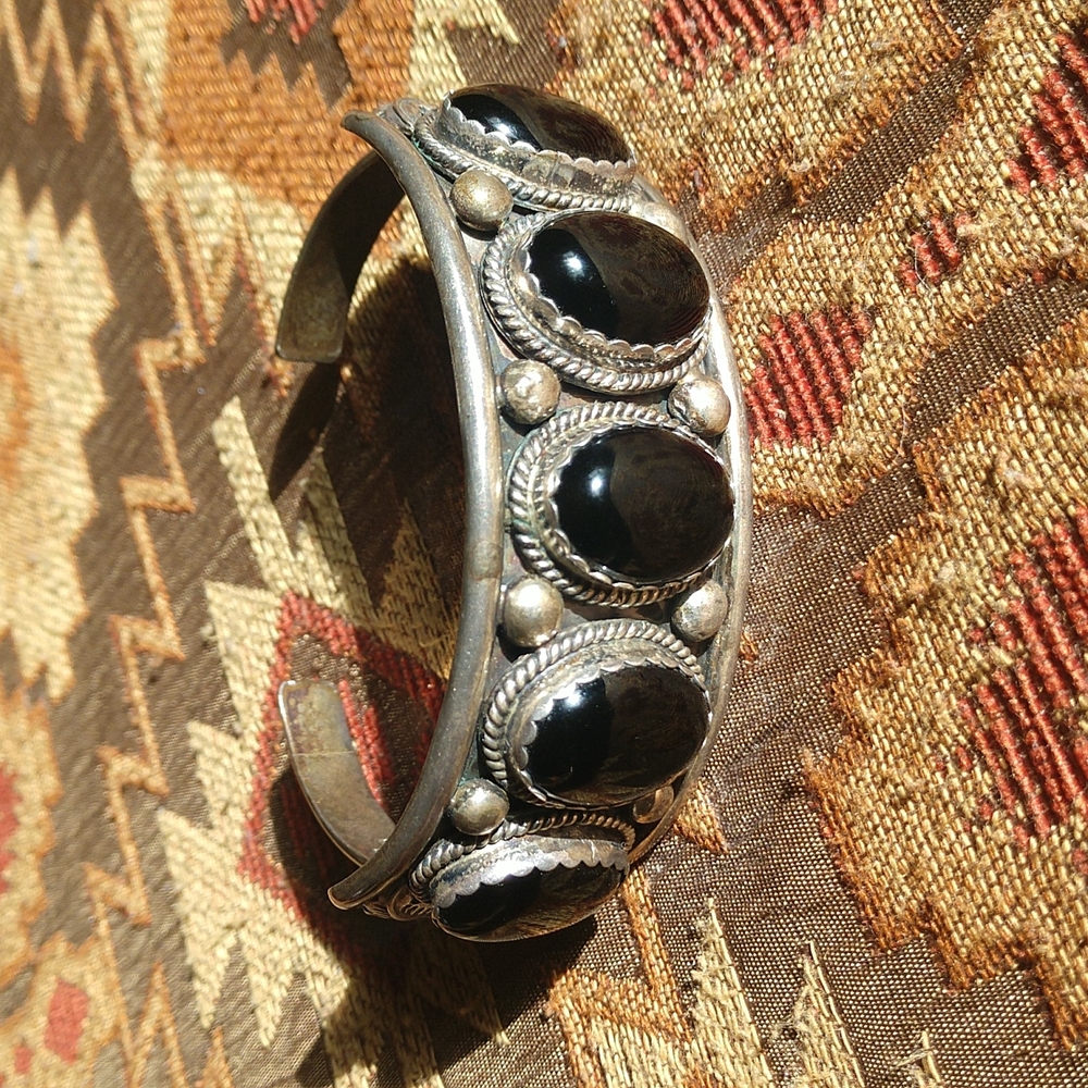 Vintage sterling silver and onyx bracelet
